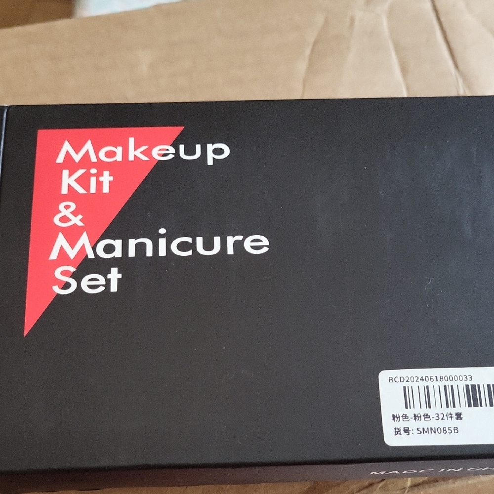 NIB Pink Makeup & Manicure Kit